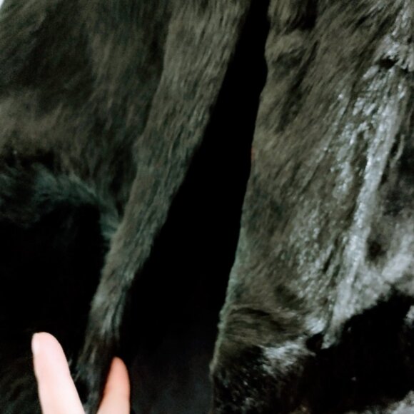 Cowhide black cape - Picture 3 of 5